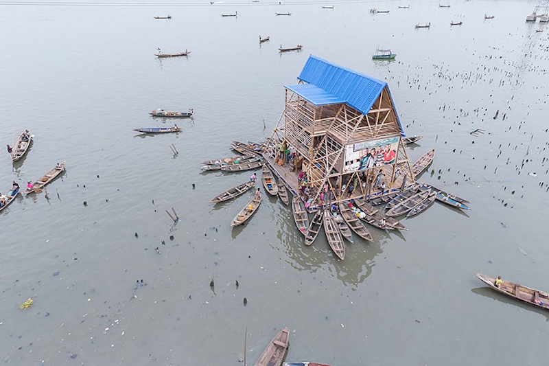Mokoko Floating School by NLÉ - Photo by Iwan Baan.