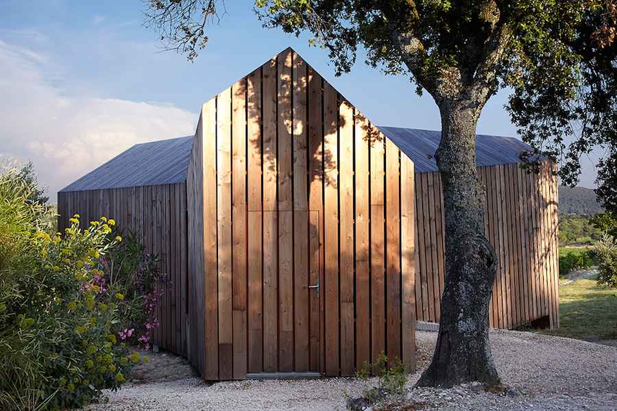 h2o architectes: La Cabotte wine-hub