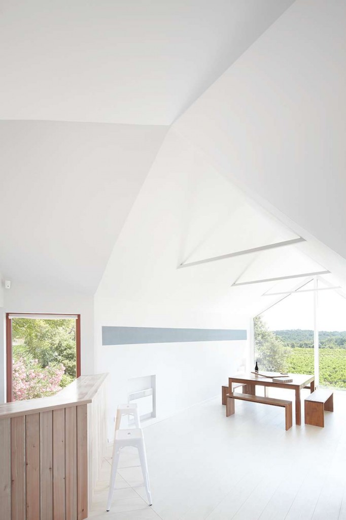 h2o architectes: La Cabotte wine-hub