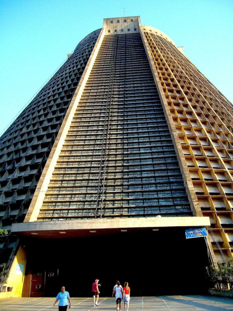Catedral Metropolitana de São Sebastião by Edgar Fonceca - Photo by ArchiPanic.