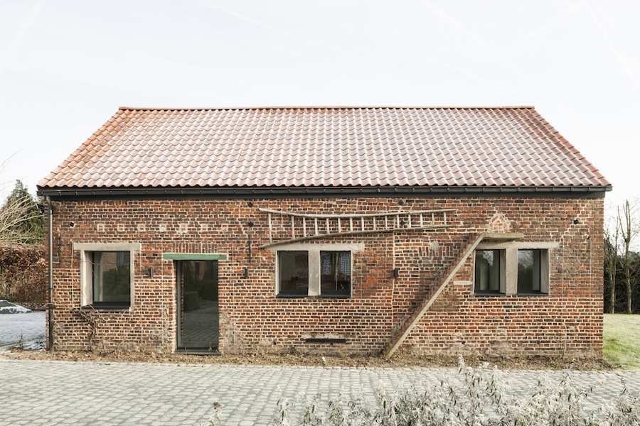 Office-Barn in West Flanders - photo by Koen Van Damme - Courtesy of Studio Farris Architects.