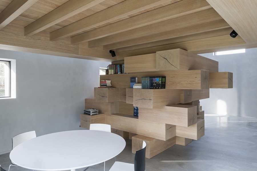 Office-Barn in West Flanders - photo by Koen Van Damme - Courtesy of Studio Farris Architects.
