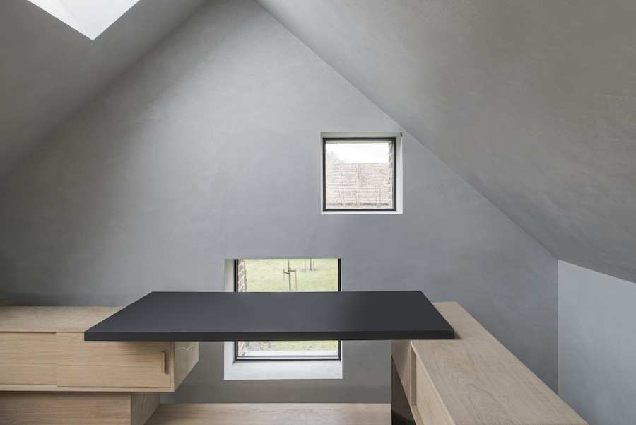 Office-Barn in West Flanders - photo by Koen Van Damme - Courtesy of Studio Farris Architects.