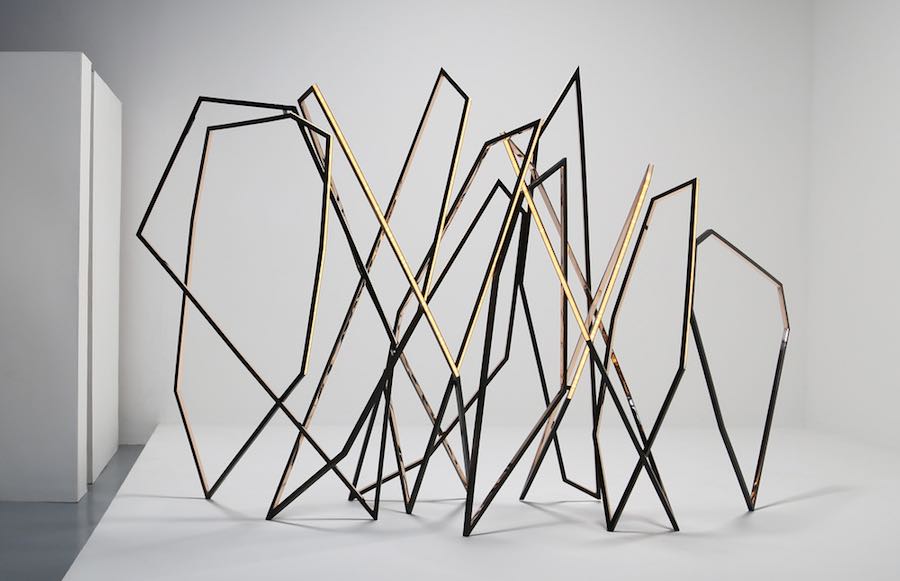 Niamh Barry "Walking’ free-standing screen-sculpture" - ©Todd Merrill.