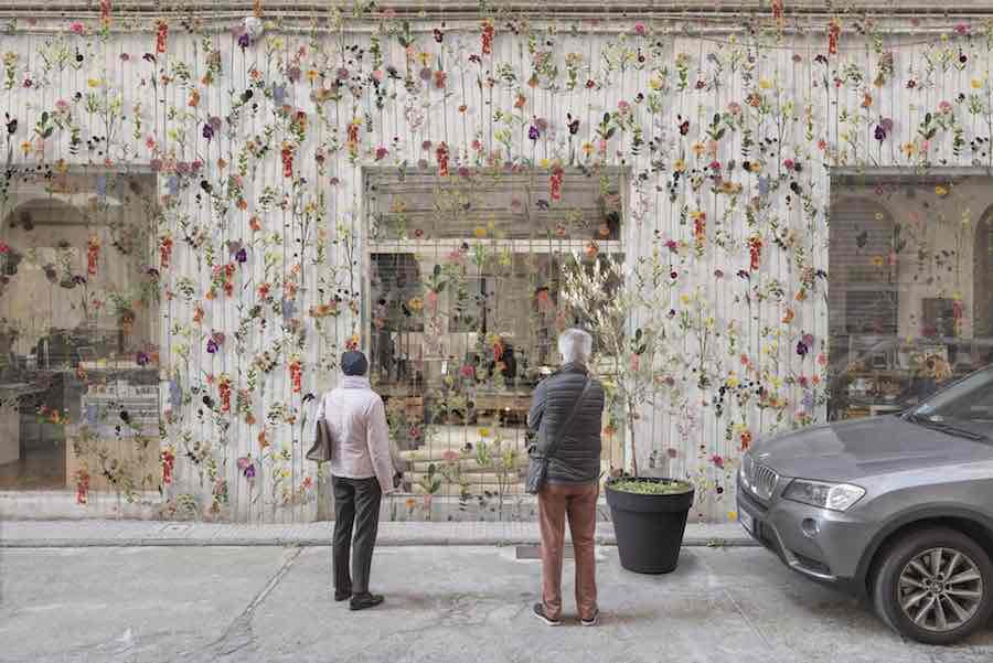 Facade Gardening - Photo by Piuarch.