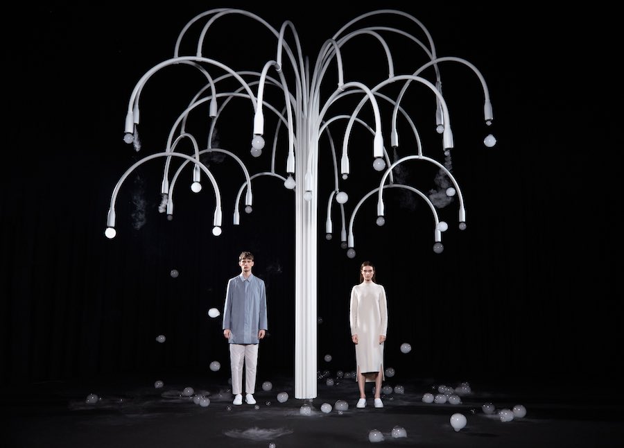 8 lighting installations at Milan Design Week - Tree-Chandelier by Studio Swine got COS. Courtesy of COS.