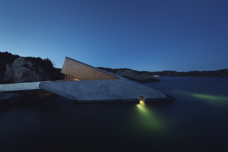 UNDER restaurant by Snøetta - Photo by © Ivar Kvaal.