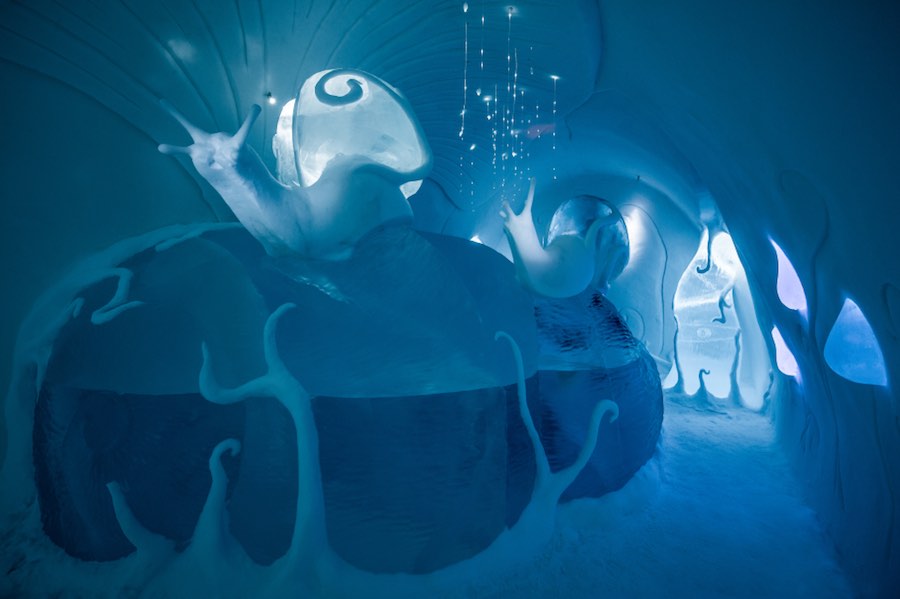 Art suite "Ground Rules" by Carl Wellander & Ulrika Tallving - Photo by by Asaf Kliger, ©ICEHOTEL.