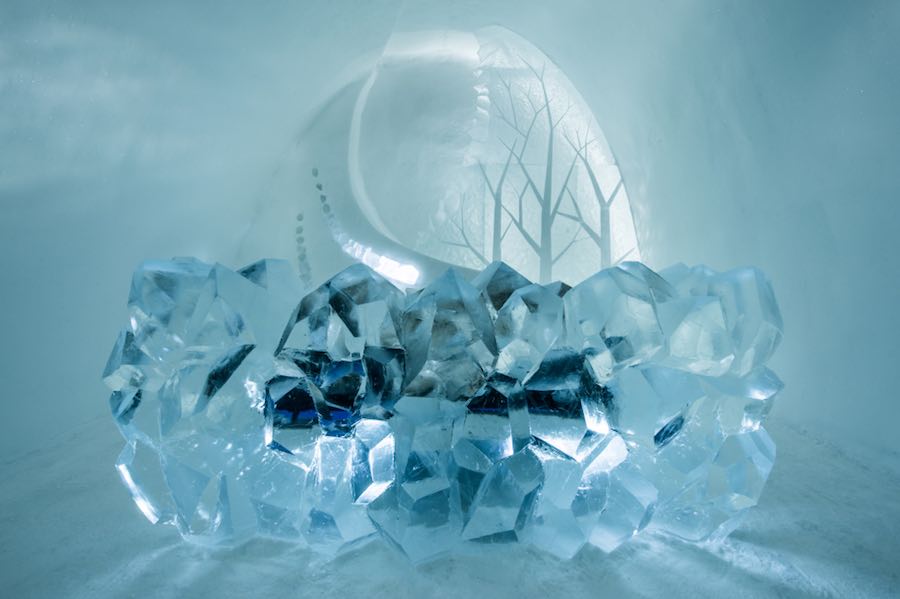 Art suite "Radiance". Natsuki Saito & Shingo Saito- © ICEHOTEL 28 Photo by - Asaf Kliger.