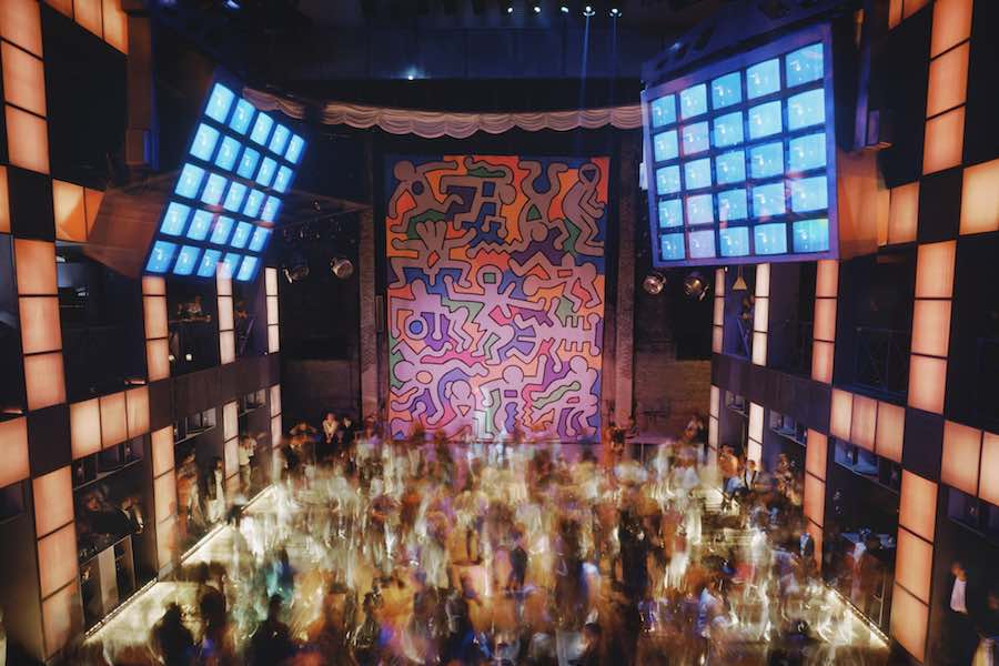 Palladium, New York, 1985. Architect: Arata Isozaki, mural by Keith Haring. © Timothy Hursley, Garvey|Simon Gallery New York