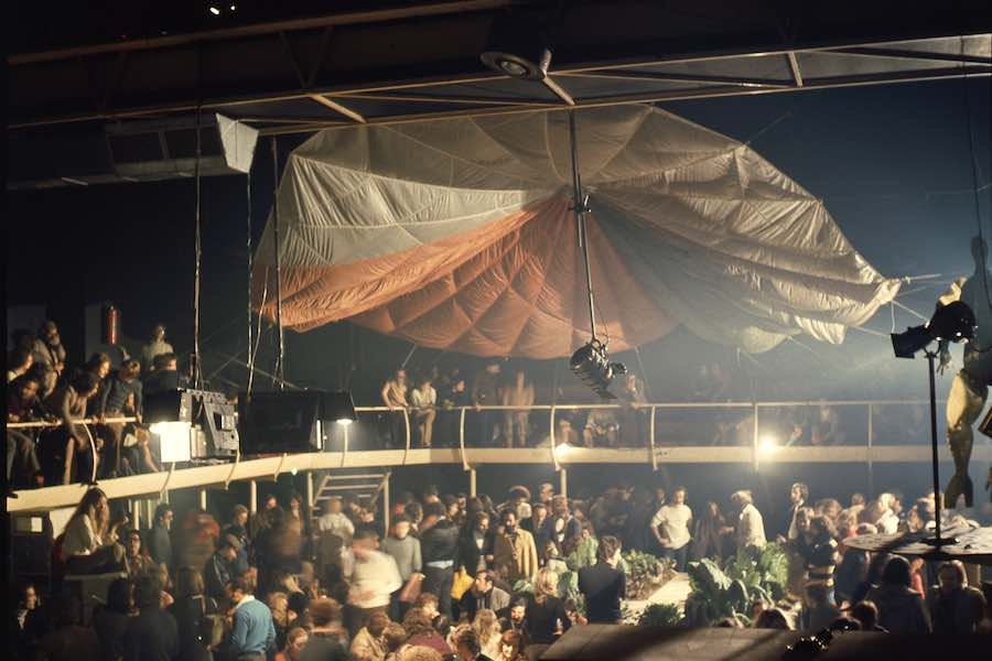 An evening at the Space Electronic, Florence, 1971. Interior Design: Gruppo 9999. Photo: Carlo Caldini, © Gruppo 9999