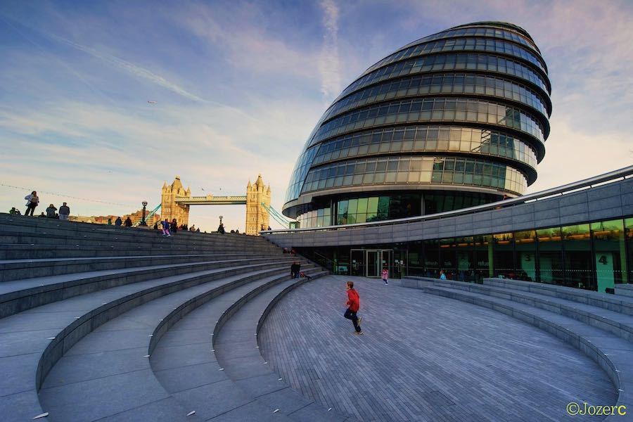10 egg-shaped architectures - London City Hall by Foster + Parners - Photo by Maciek Lulko.