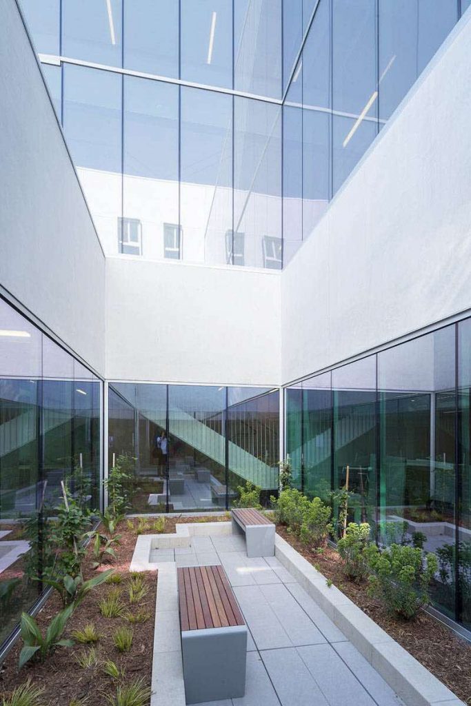 Anita May Rosenstein Campus at LA LGBT Center in Hollywood - Photo by Iwan Baan, courtesy of Leong Leong.