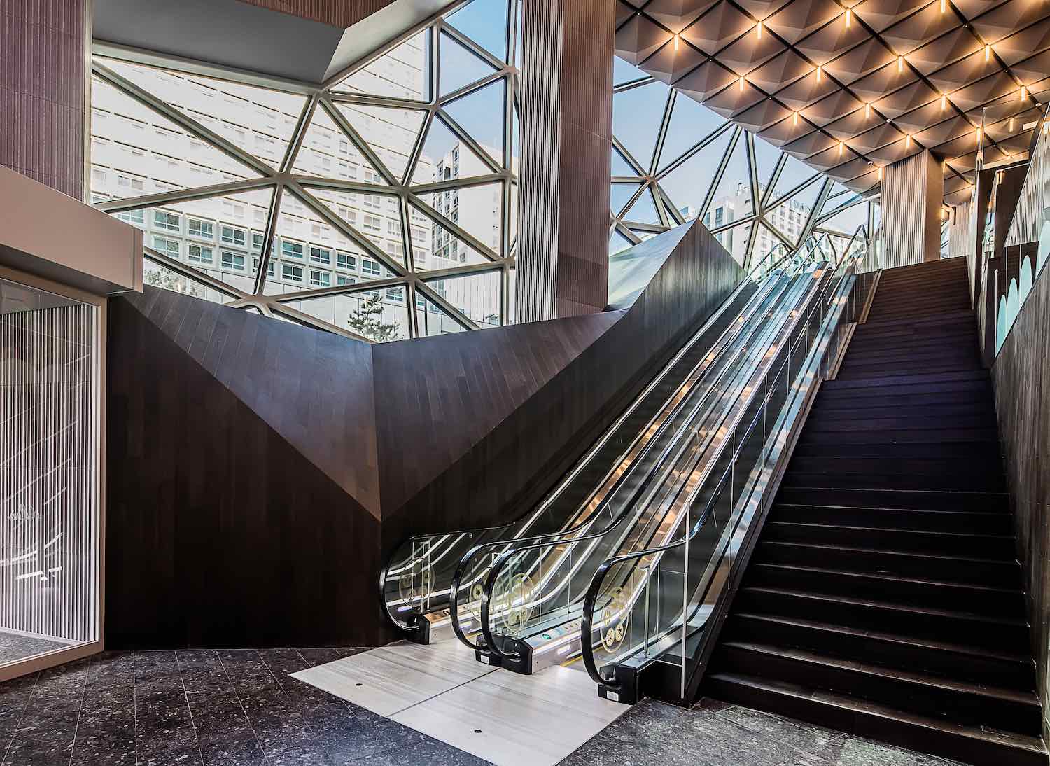 Gwanggyo Galleria by OMA - photo by © Hong Sung Jun, courtesy of OMA.