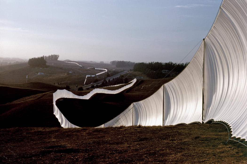 Running Fence, Califronia, 1976 - Photo by Wolfgang Volz ©Christo 2