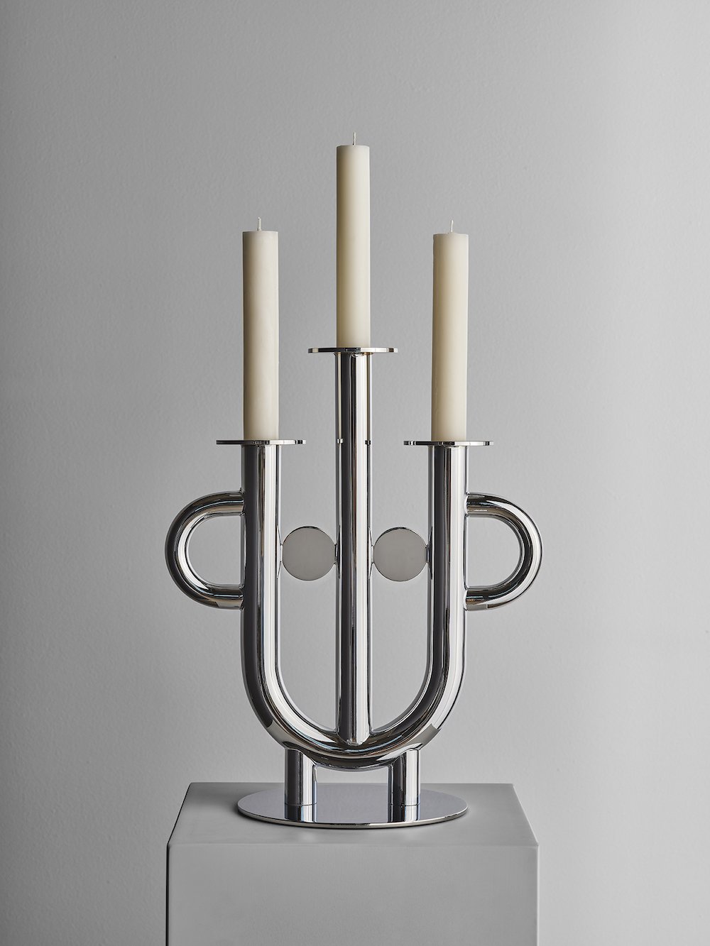 A FLAME FOR RESEARCH - Instrument N01 candleholder by Jaome Hayon - Photo by Matteo Imbriani.