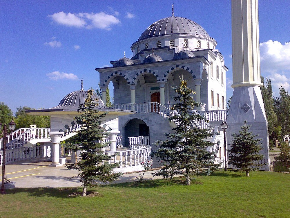 Sultan Suleiman Mosque - Photo by Malik Bilal via Wikimedia, Creative Commons