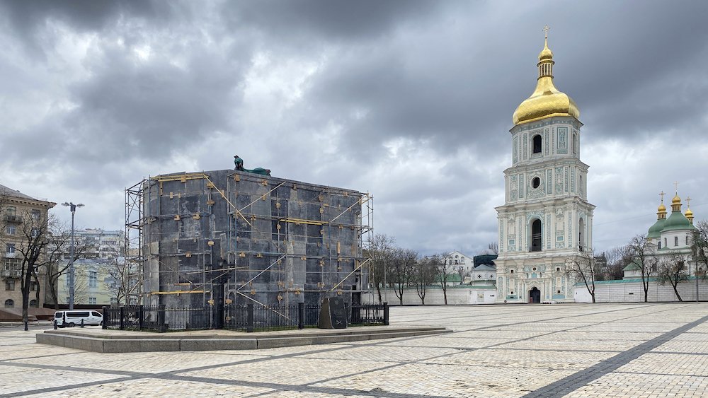 Bohdan Khmelnytsky Monument, Kyiv, now - Photo courtesy of balbek bureau.