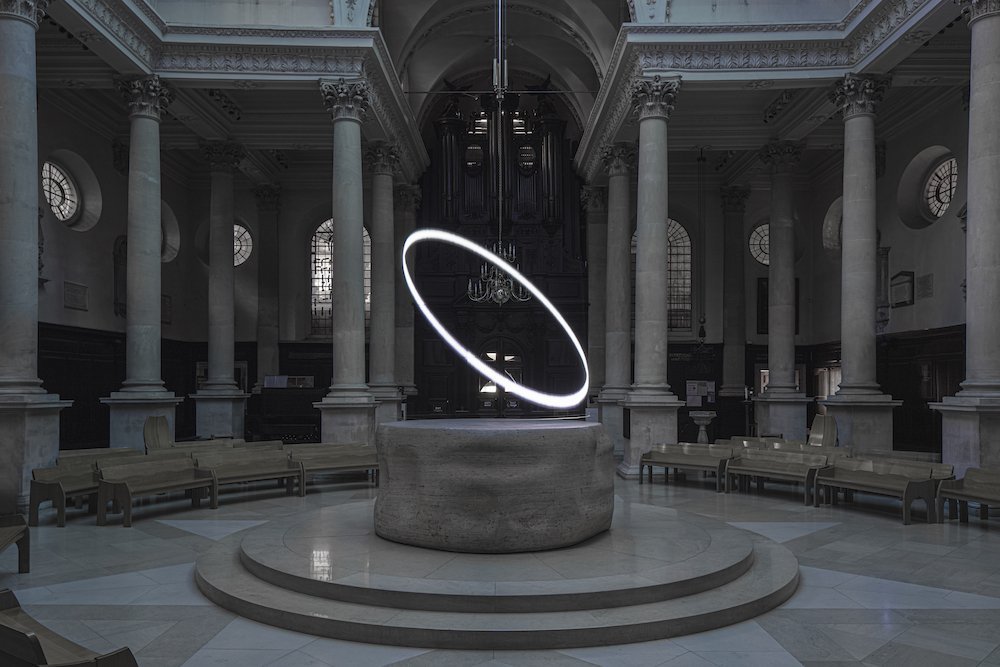 Halo at St Stephen Walbrook by Moritz Waldemeyer @ London Design Festival 2023 - Photo by Ed Reeve, courtesy of LDF.