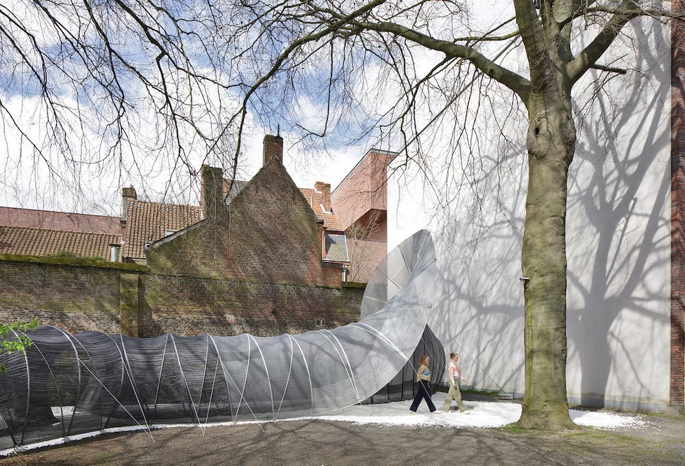 Common Thread installation by SO–IL at Bruges Triennial 2024 - © Filip Dujardin.