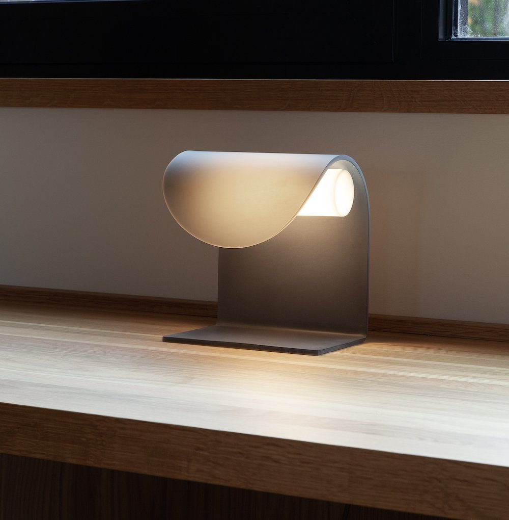 Le Toucan table lamp by Jacques et Anna - Photo © SimonS.Belleau.