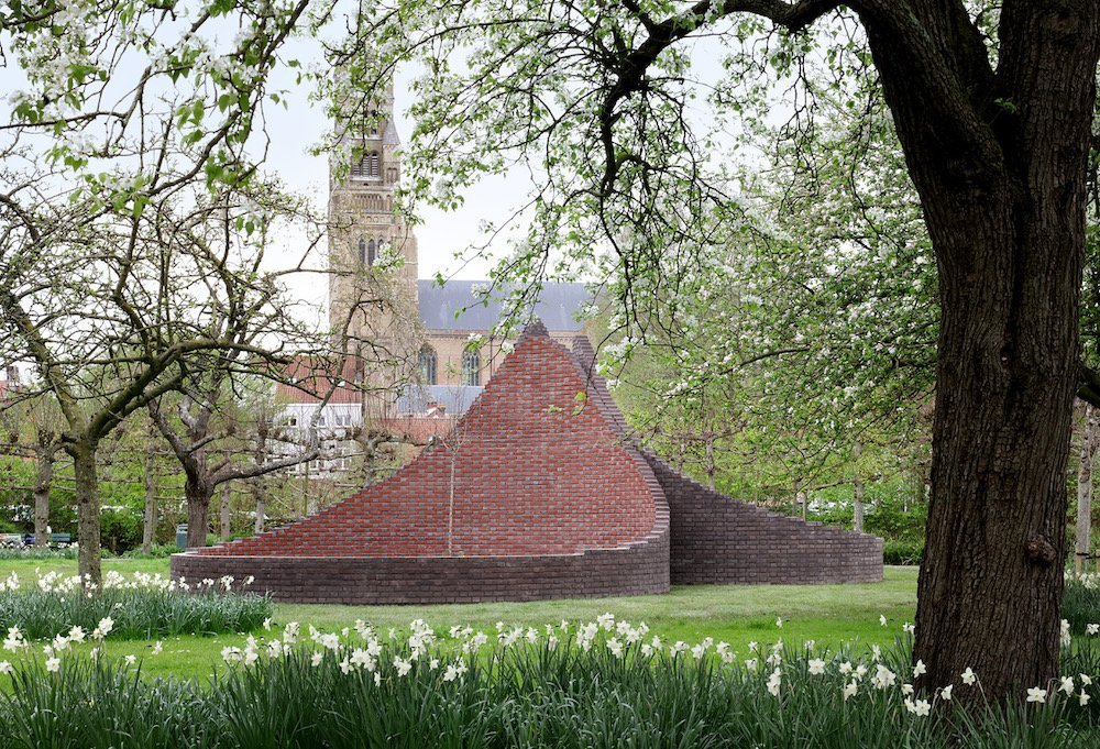 empty drop installation by Shingo Masuda+Katsuhisa Otsubo Architects at Bruges Triennial 2024 - © Filip Dujardin.