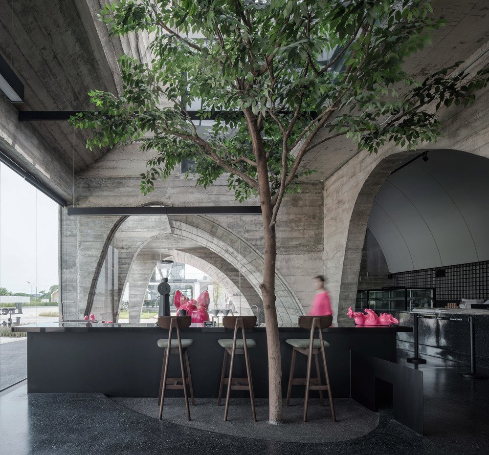 French Kitsch III café by TOUCH Architect - Photo by Metipat Prommomate.