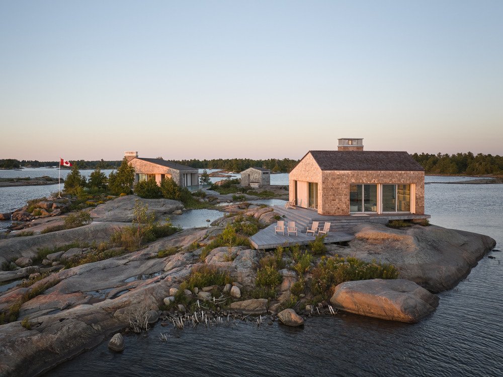Whistling Wind cottage by Akb Architects on Lake Ontario - Photo by Doublespace, courtesy of Akb Architects.