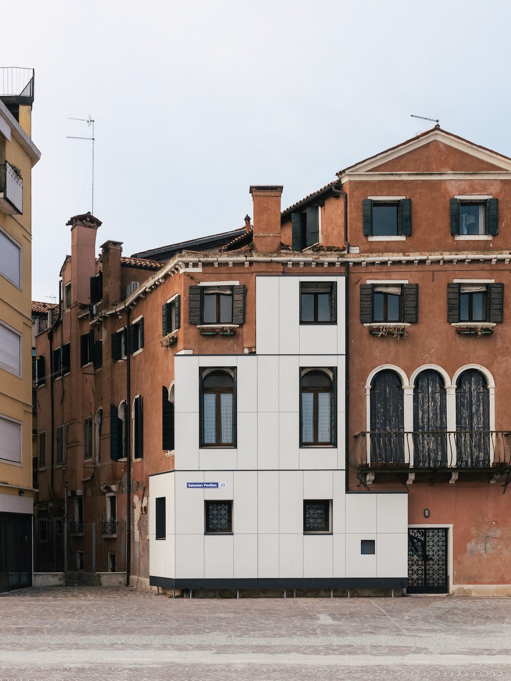 Let me warm you, Estonian Pavilion at the 2025 Venice Architecture Biennale - Photo by ©Joosep Kivimäe.