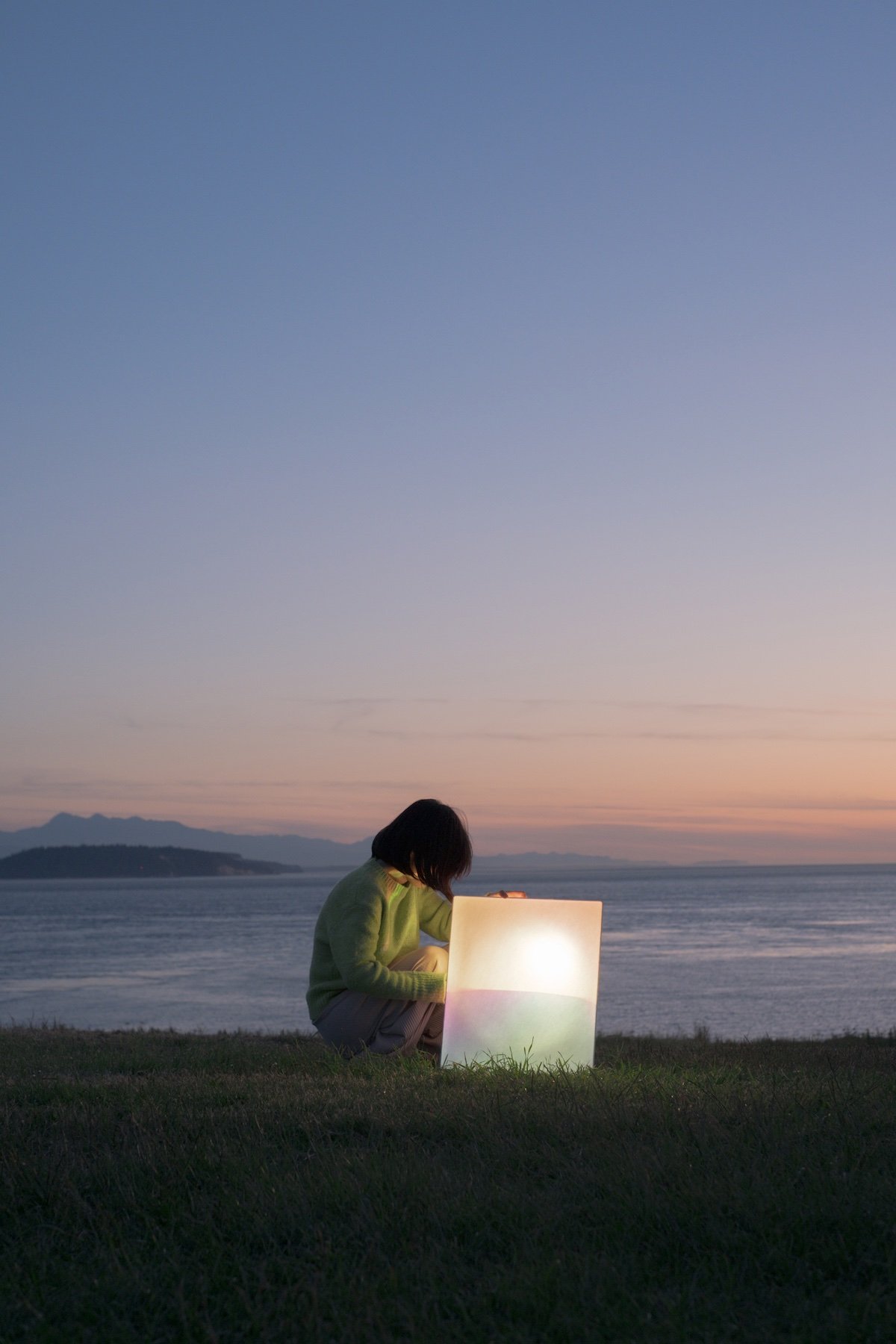 Horizon lamp by KADN - Photo by Louise Huang.