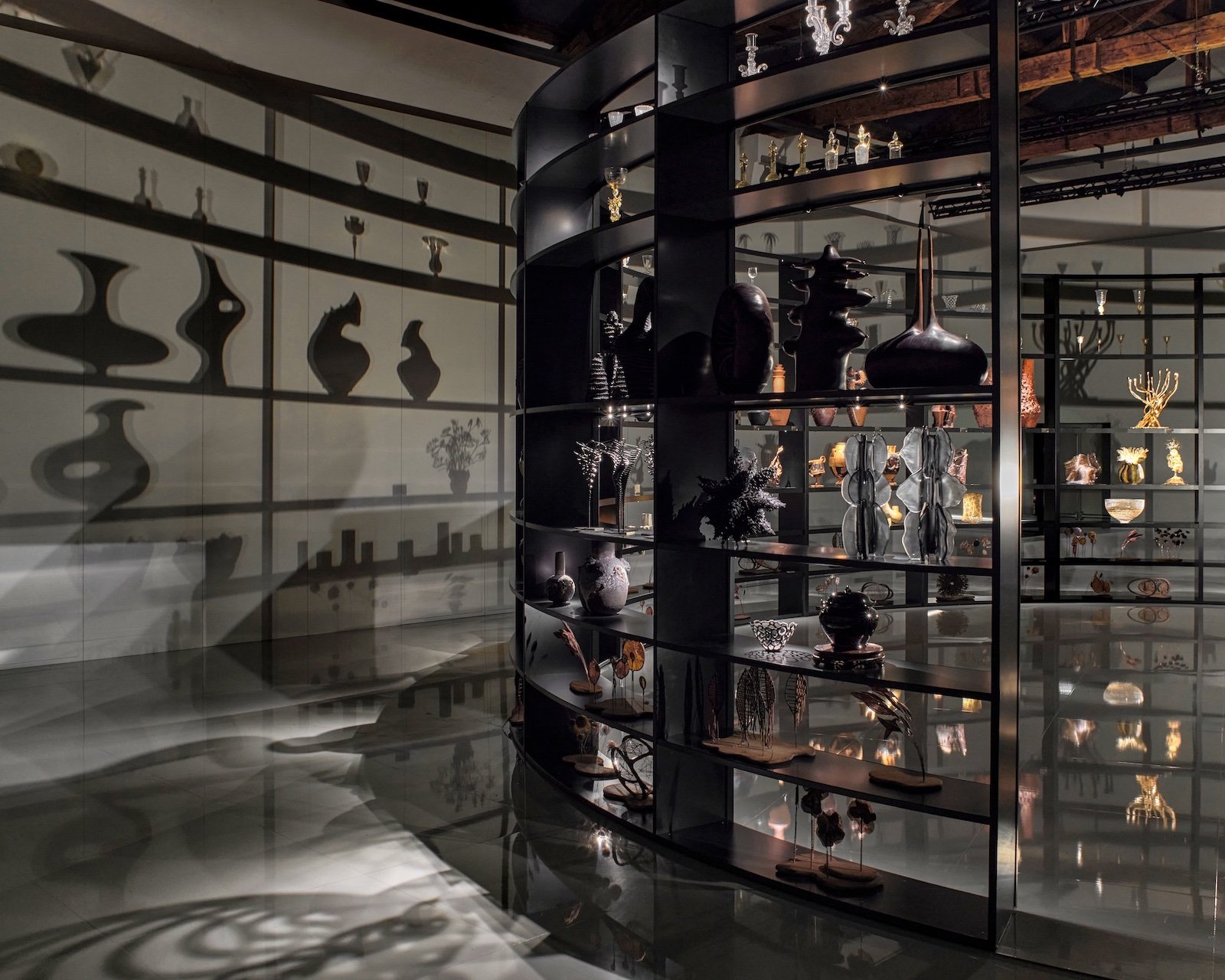 HOMO FABER 2026, An Alphabet of Objects installation by Es Devlin - Photo by Giulio Ghirardi, ©Michelangelo Foundation.