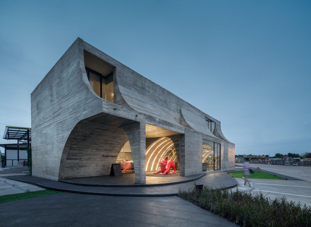 French Kitsch III café by TOUCH Architect - Photo by Metipat Prommomate.
