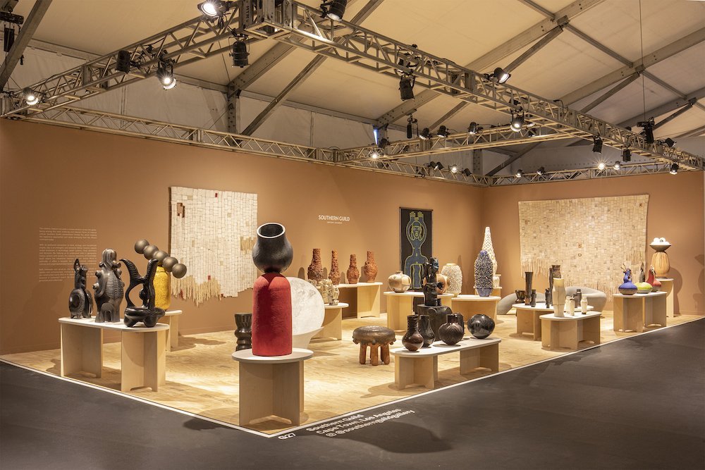 Southern Guild's exhibition focuses on African ceramic art and design - Photo by Studio Abruzzese and the gallery.