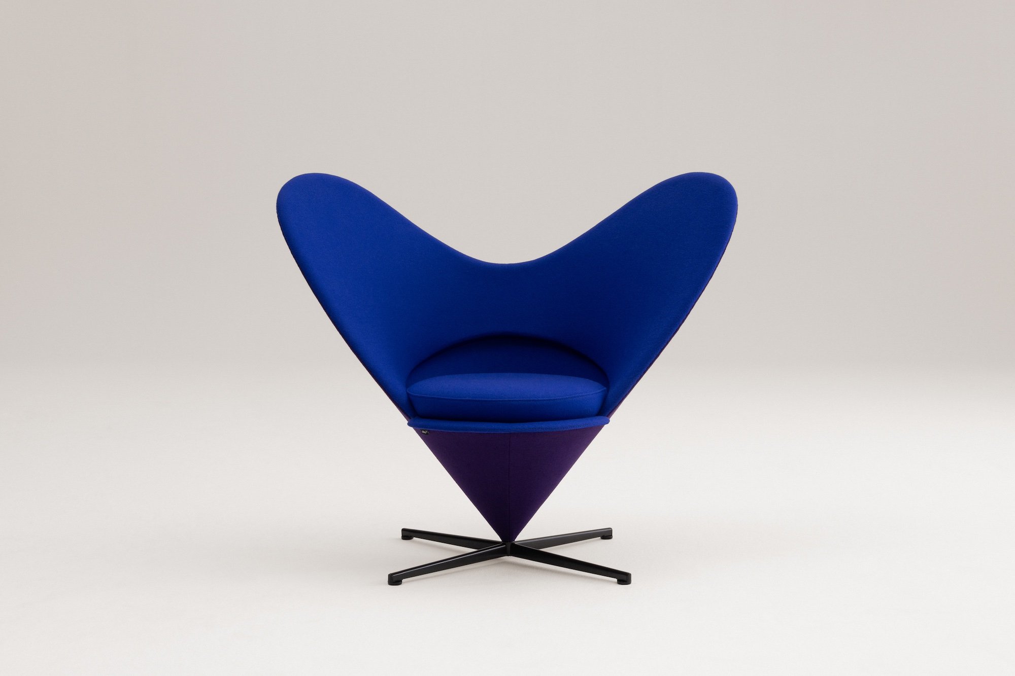 Heart Cone Chair Anniversary Edition - Photo by Vitra.